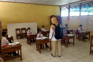 
 Pelaksanaan Bulan Imunisasi Anak Sekolah (BIAS) SD Negeri 3 Baturetno di Masa Pandemi